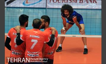 دیدار تیم های والیبال پیکان و سایپا 9