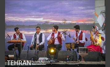 اجرای گروه موسیقی کوکری در برج میلاد تهران 8