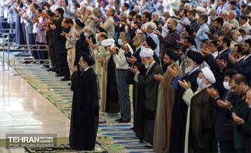 حضور شهردار تهران در نماز جمعه 22