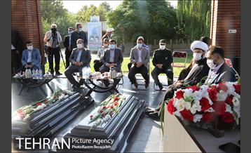 رونمایی از یادمان شهدای گمنام 13