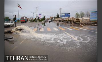 تخلیه آب از منازل مسکونی شهر آق قلا 3