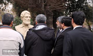 رونمایی از سردیس شهدای دانشجو 24