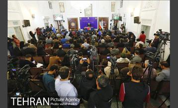 نخستین نشست خبری دکتر پیروز حناچی شهردار تهران  17