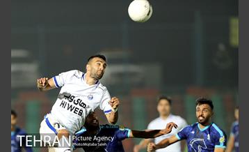 دیدار تیم های فوتبال پیکان و استقلال تهران 33