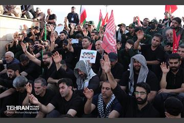 اقامه نماز بر پیکر آقای شهید ایران - 1 77