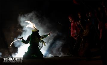 نمایش «تنهاتر از مسیح» 7