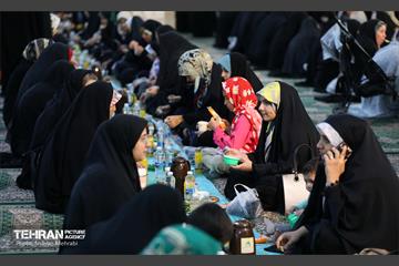 ضیافت افطاری در حرم عبدالعظیم حسنی(ع) 22