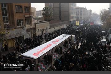 تشییع پیکر ۲۰۰ شهید گمنام دفاع مقدس در تهران 19