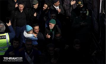 تشییع پیکرهای ۱۰۰ شهید گمنام از مقابل دانشگاه تهران 21