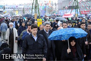 حضور شهردار تهران در راهپیمایی یوم الله 22 بهمن 12