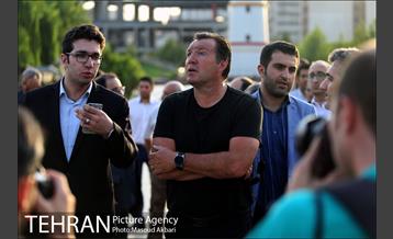 طبیعت گردی مارک ویلموتس در پل طبیعت 4