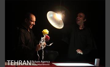 نمایش رومئو و ژولیت یا تو چرا تیبالت رو کشتی؟ 12