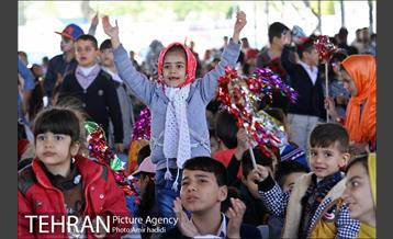 اجرای زنده برنامه محله گل و بلبل در میدان هرندی 14