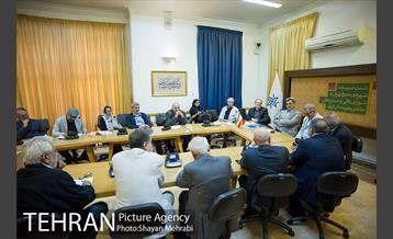 نشست صمیمانه شهردار تهران با شورای عالی و مدیرعامل خانه ی هنرمندان ایران 10