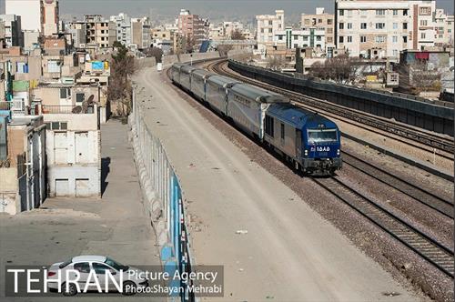 حاشیه نشینان ریل راه آهن 24