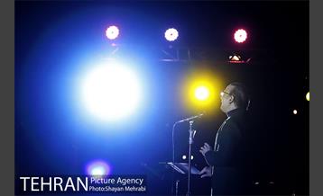 کنسرت آنلاین علیرضا قربانی در میدان آزادی 8