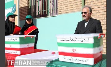 آیین انتخابات شهردار مدرسه با حضور دکتر نجفی 35