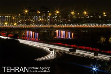 شب گردی در بزرگراه های تهران‎ 4