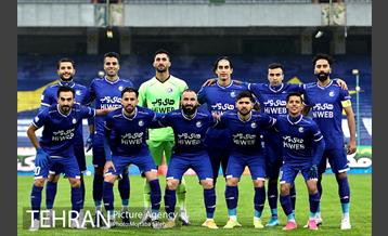 دیدار تیم‌های فوتبال استقلال و صنعت نفت آبادان  4