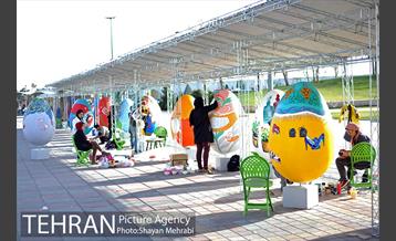 جشنواره تخم مرغ رنگی در میدان آزادی 31