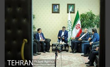 دیدار میهمانان خارجی حاضر در اجلاس جهانی شوراها و شهرداران با رییس مرکز ارتباطات و امور بین الملل شهرداری تهران 26