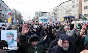 تشییع پیکر ۱۰۰ شهید مردمی و مدافع امنیت در تهران - 1 11