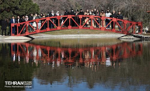 تور تهرانگردی ویـژه خانواده دیپلماتیک در منطقه 22