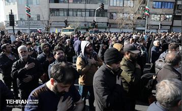 اجتماع مردم تهران در پی شهادت رهبر انقلاب - 2 53