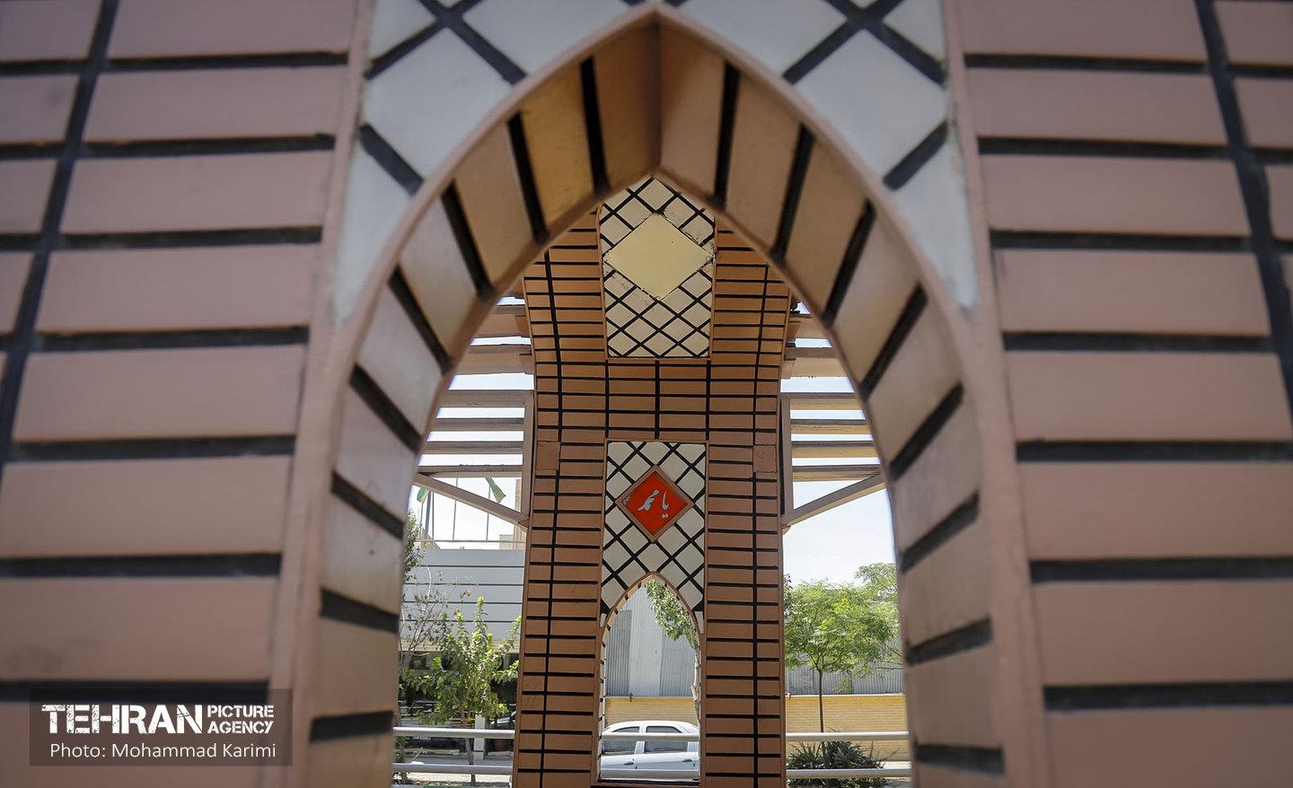 نخستین ایستگاه اتوبوس‌های بی آر تی با معماری ایرانی و اسلامی  4