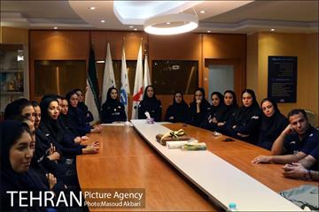 بدرقه دکتر داورزنى از تیم ملى والیبال بانوان  13