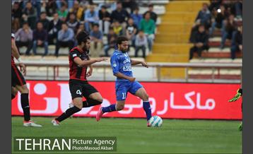 دیدار سیاه جامگان و استقلال تهران در لیگ برتر فوتبال 21