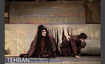 اجرای نمایش شاپرک خانوم 11