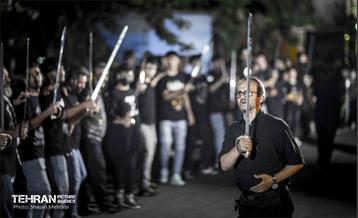 عزاداری شب عاشورا در میدان منیریه  6