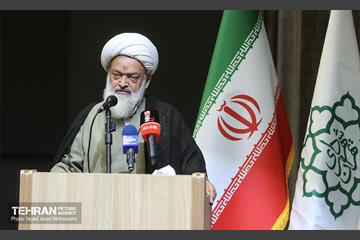 نشست فصلی ائمه جماعت و مدیران حوزه های علمیه منطقه 12 با مدیران شهری 8