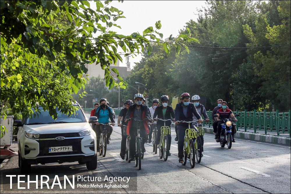 پویش سه شنبه های بدون خودرو در منطقه 8