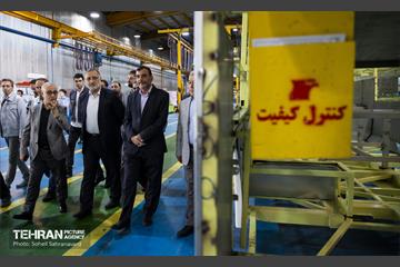 بازدید شهردار تهران از کارخانه خودروسازی «عقاب افشان» 23