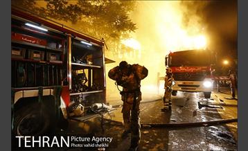 آتش سوزی گسترده در خیابان امیرکبیر 8