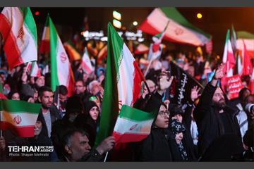 اجتماع مردم در هفتمین روز شهادت رهبر انقلاب اسلامی 35