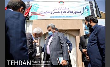 بازدید شهردار تهران از نمایشگاه دفاع مقدس 25