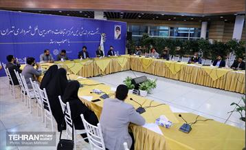 نشست هم اندیشی رئیس مرکز ارتباطات و امور بین الملل با اصحاب رسانه 10