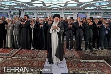 نماز عید فطر به امامت رهبر انقلاب 34