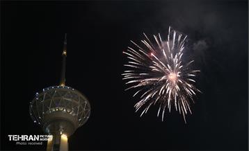 نورافشانی برج میلاد در شب پیروزی انقلاب اسلامی 2