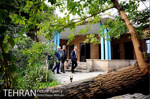 بازدید شهردار تهران ار خانه نیما یوشیج 32
