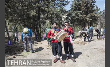 مراسم درختکاری مرکز مدیریت محیط زیست و توسعه پایدار 28