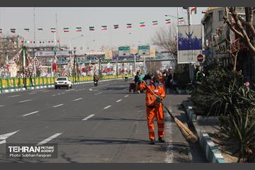 خدمات شهرداری تهران در پایان راهپیمایی ۲۲ بهمن - ۱ 12