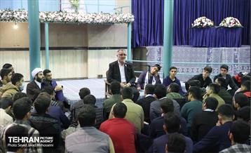 نشست صمیمانه شهردار تهران با دانش آموزان بسیجی سراسر کشور 43