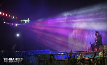 فیلم نمایش ۴۱۰ در برج میلاد 37