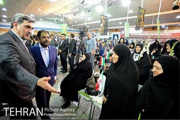 آیین نواختن زنگ دانش آموز شهید با حضور شهردار تهران 3