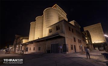 90 سال با سی مان ری  31