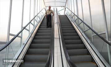 بازدید مدیرکل حوزه شهردار تهران از پروژه پل‌های مکانیزه عابرپیاده 39